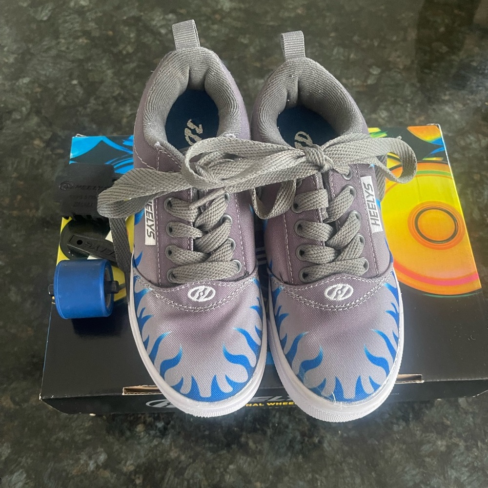 Heelys Kids Size 13
